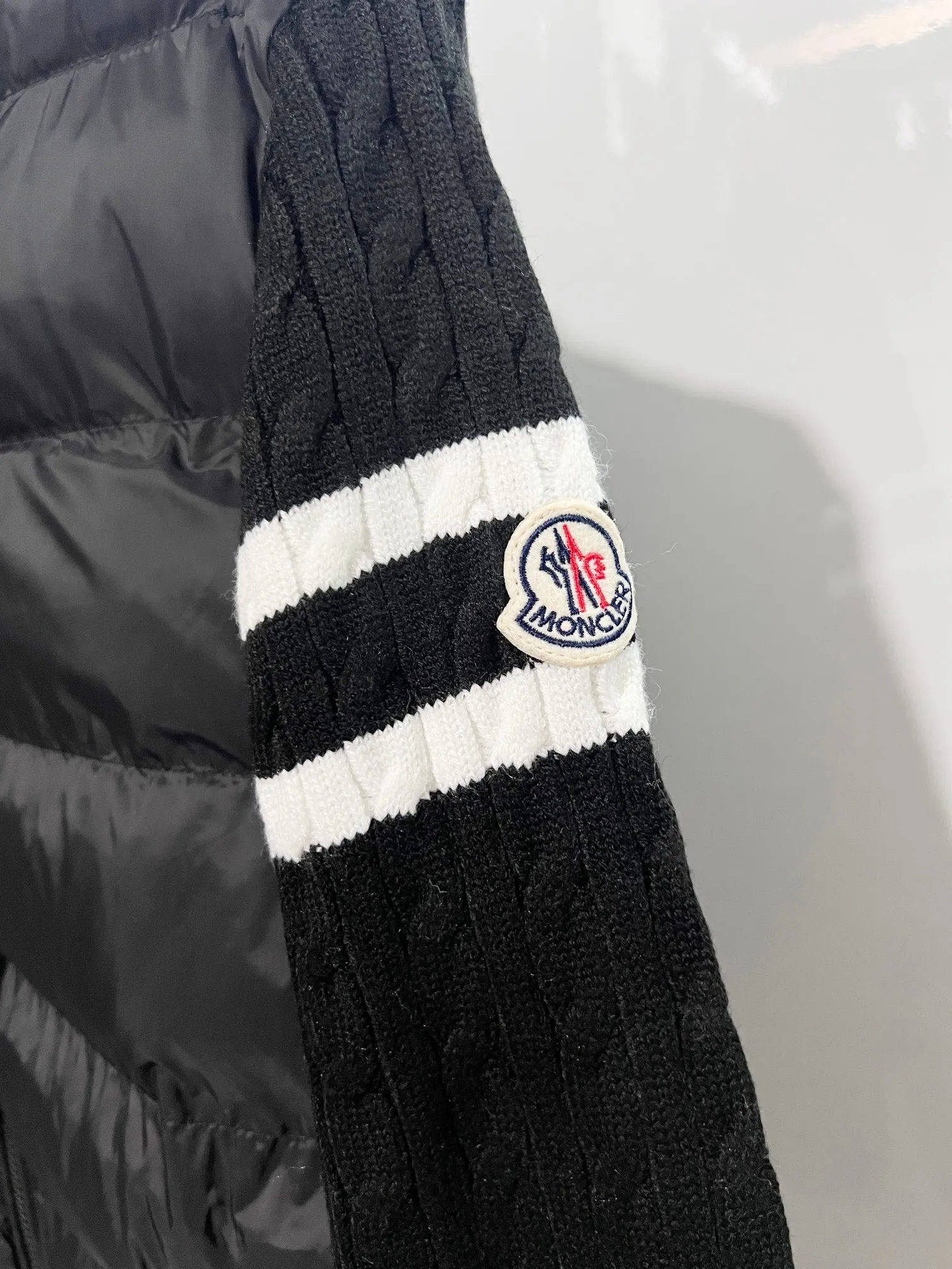 MONCLER/ ！！！ ： ， ！ ， M Classic ， ， ， ， Black、 Black 、 ， Gray Series ！ ！ ！ :Gray.Black. Sizes:S-XL